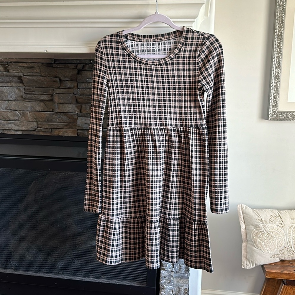 So size small plaid beige and black dress.